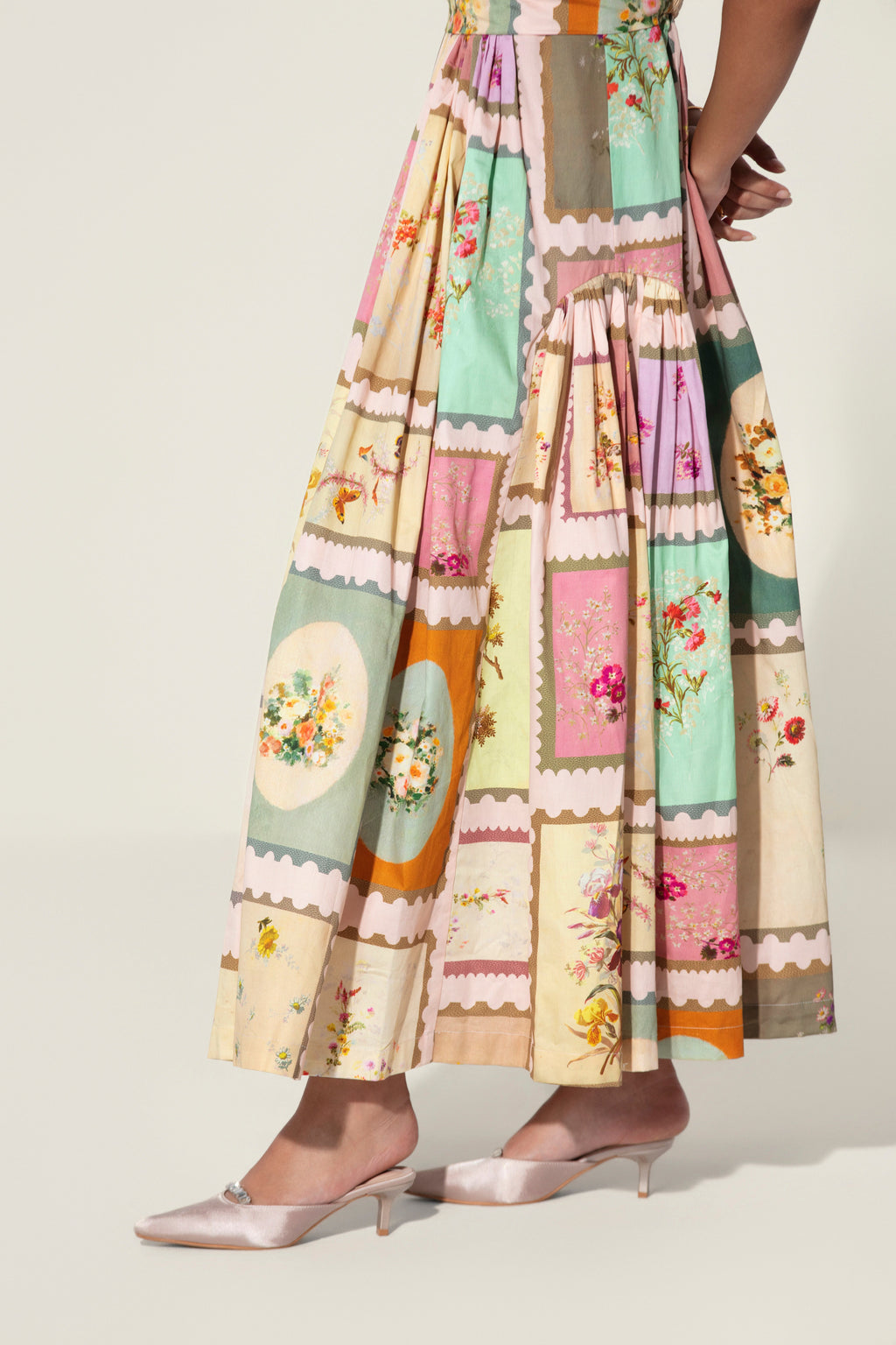 Vianna in Marianne Panelled Maxi Dress