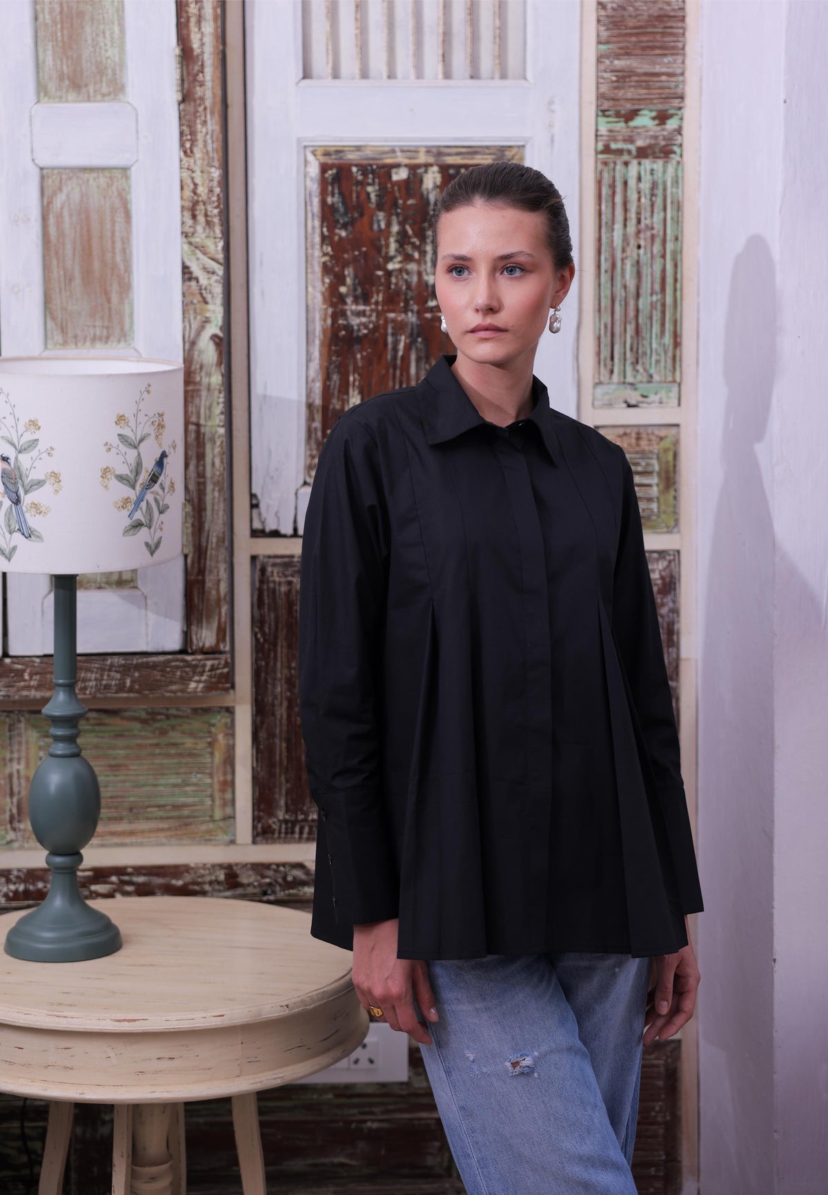 Ruhi in Eve’s Garden Shirt - Black