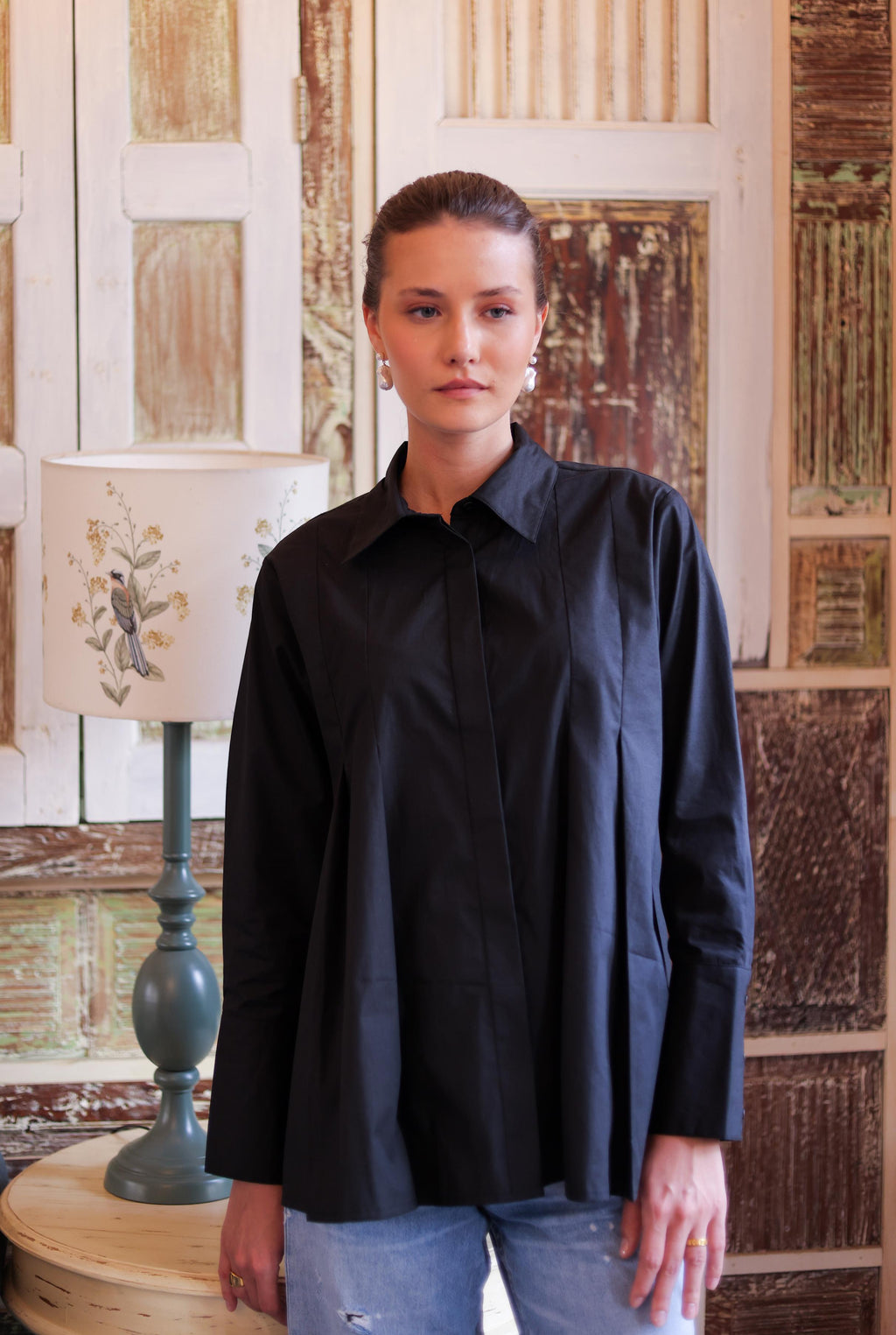 Ruhi in Eve’s Garden Shirt - Black