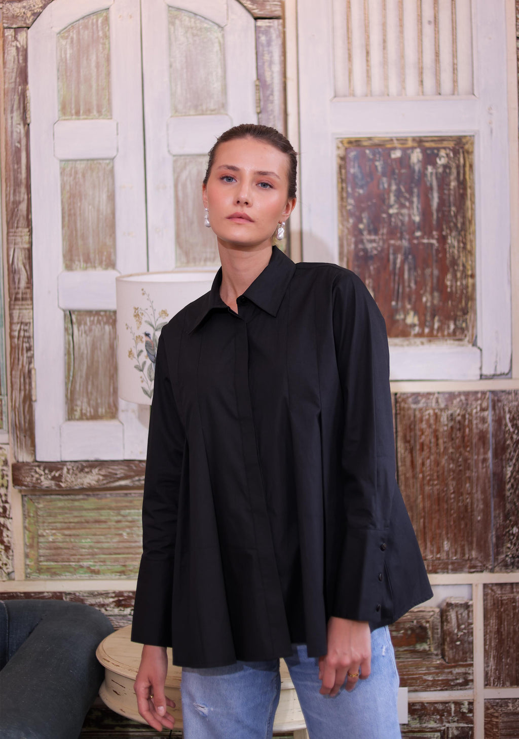 Ruhi in Eve’s Garden Shirt - Black