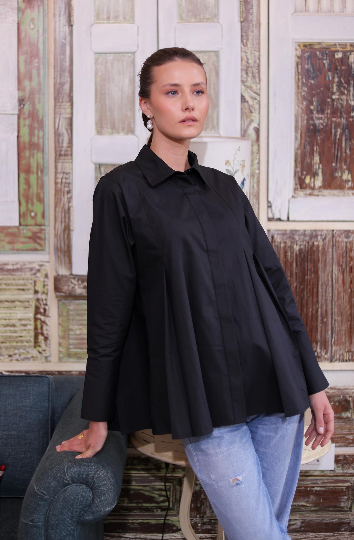 Ruhi in Eve’s Garden Shirt - Black