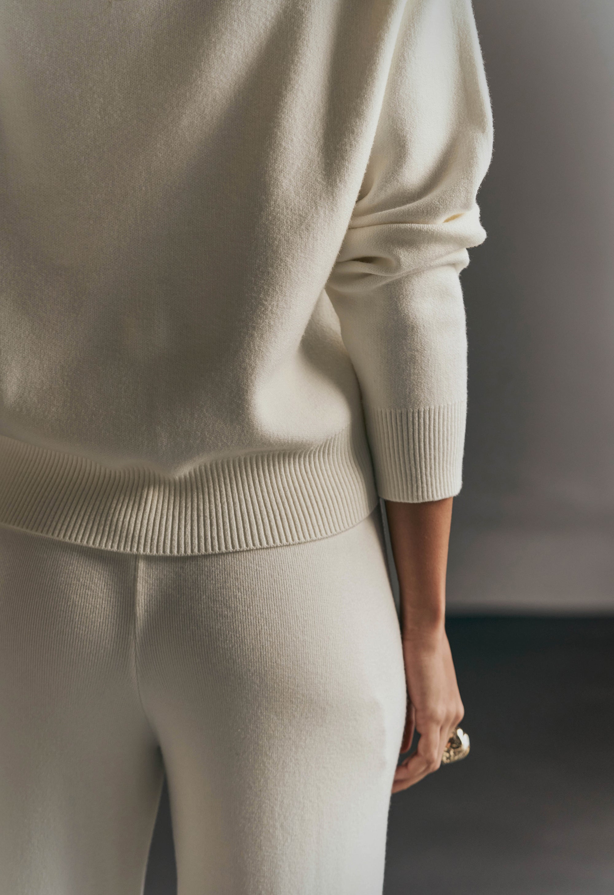 Bramhi in The Pearl Set